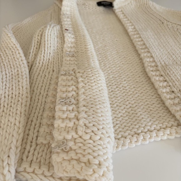 Express Hand-knit Collared Sweater in Cream - Picture 5 of 9